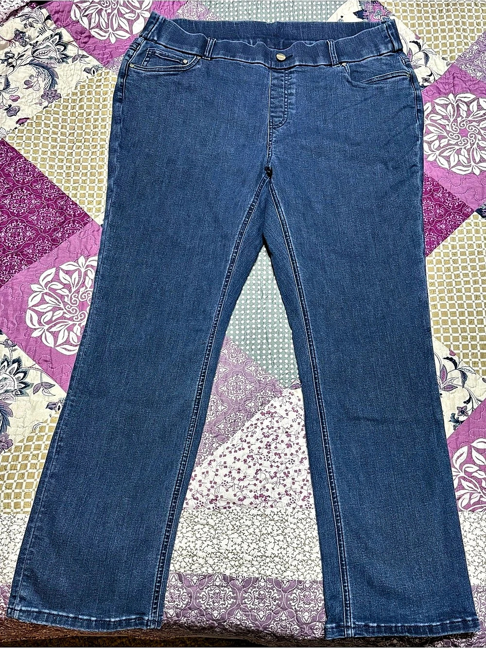 d&co. Signature Straight Leg Jeans in Blue Size 18W